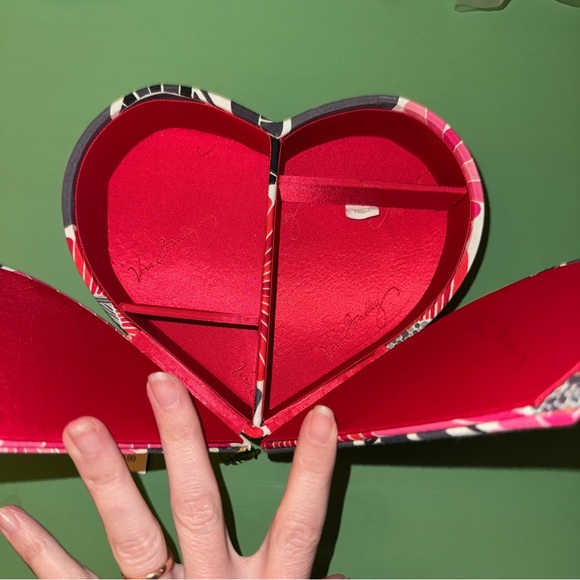 Vera Bradley $40 Heart Jewelry Case Cheery Blossoms - Picture 2 of 5